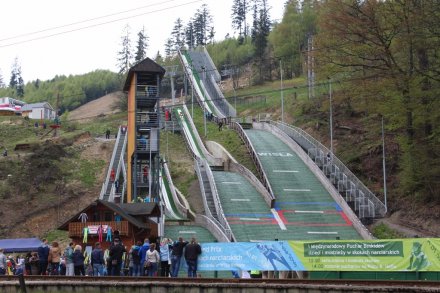 Kompleks skoczni narciarskich Centrum podczas zawodów tętnił życiem