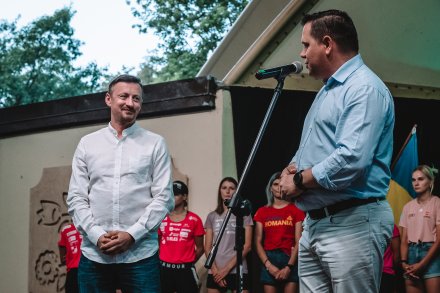 Burmistrz Tomasz Bujok i Adam Małysz