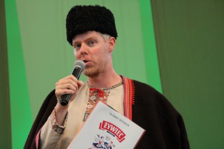 Konferansjer Tadeusz Papierzyński