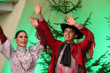 Compania Titular de Danza Folclorica Uanl z Monterrey - Meksyk