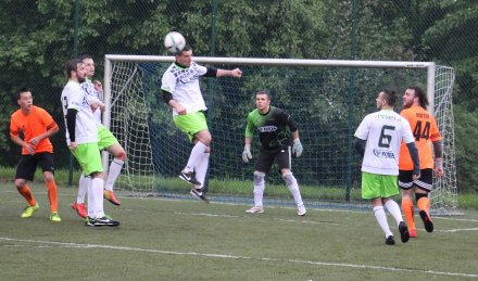 Fragment meczu Lisy FC - Epompa.pl