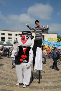 Wiślaczek z panem chodzącym na szcudłach