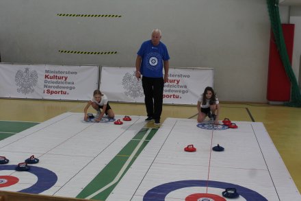 Rywalizacja w curlingu