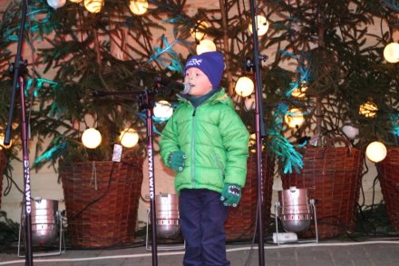 Występ jednego z Laureatów Festiwalu podczas Strefy Magicznych Świąt