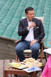 Burmistrz Tomasz Bujok i wiślańskie kołocze