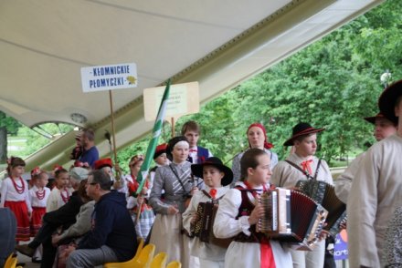 Korowód uczestników Przeglądu w sobotę