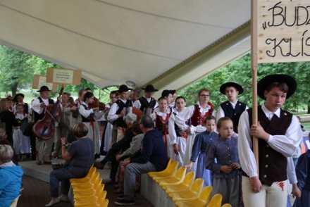 Korowód uczestników Przeglądu w sobotę