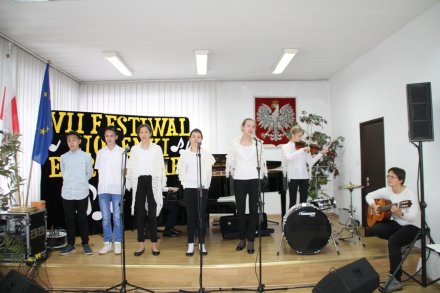 Uczestnicy VII Festiwalu Piosenki Europejskiej