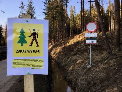 Tabliczka informująca o zakazie