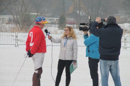 Telewiazja Katowice przeprowadza wywiad z głównym organizatorem Markiem Setkiewiczem