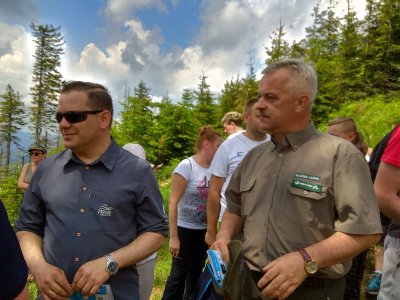 Burmistrz Tomasz Bujok oraz Nadleśniczy Andrzej Kudełka