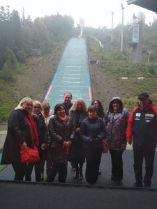 Uczestnicy spotkania na skoczni im. A. Małysza