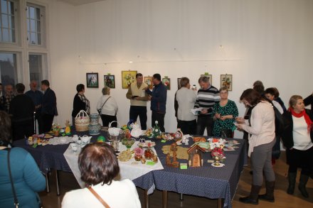 W trakcie oglądania wystawy Grupy Twórców Wiślanie