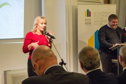 Komisarz Elżbieta Bieńkowska