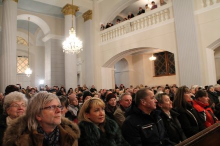 Uczesnicy koncertu Zespołu Pieśni i Tańca "Śląsk"