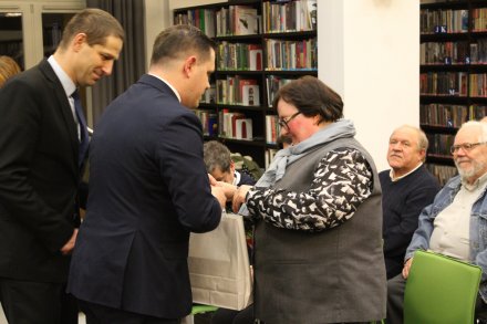 Podziękowania burmistrza Tomasza Bujoka dla Beaty Mendrek