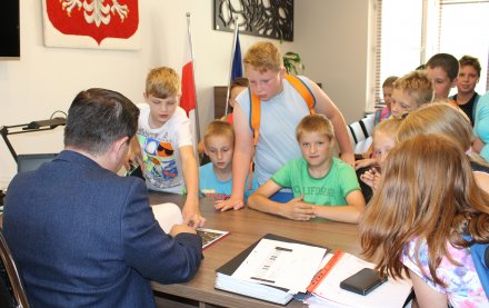 Burmistrz opowiada młodzieży o inwestycjach na najbliższe lata