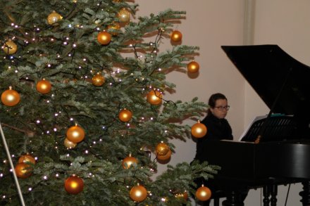 Fragment koncertu w wykonaniu młodzieży ze Społecznego Ogniska Muzycznego