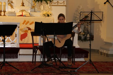 Fragment koncertu w wykonaniu młodzieży ze Społecznego Ogniska Muzycznego