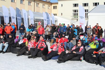 Wspólne kibicowanie na placu Hoffa