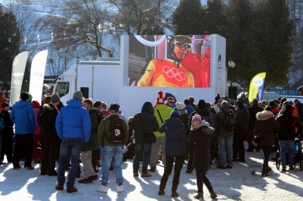Wspólne kibicowanie na placu Hoffa