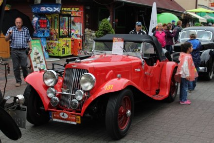 Zlot pojazdów zabytkowych w centrum Wisły