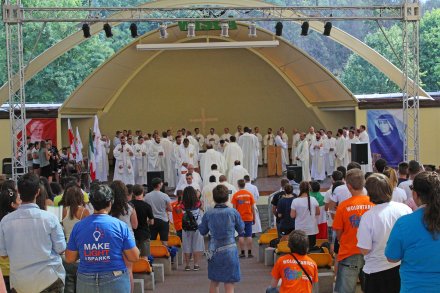 Wejście kapłanów na uroczystość