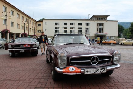 Zlot pojazdów zabytkowych w centrum Wisły