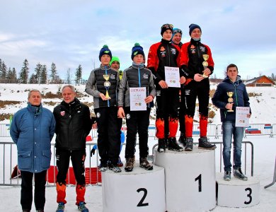 Najlepsi zawodnicy na podium