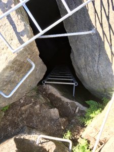 BarierOtwór wejściowy do jaskini