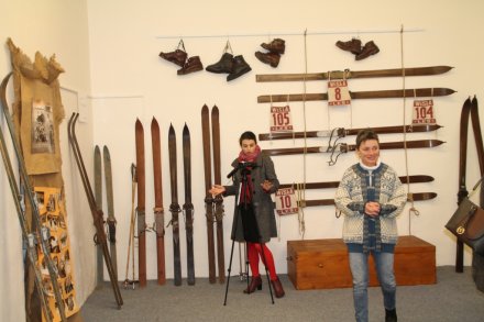 Wystawa starego sprzętu narciarskiego