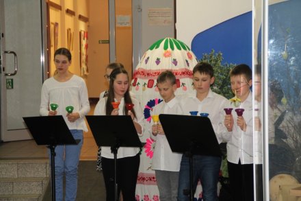 Występ młodzieży ze Szkoły Podstawowej w Wiśle Czarnem