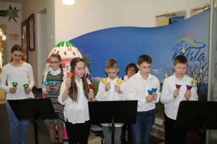 Występ młodzieży ze Szkoły Podstawowej w Wiśle Czarnem