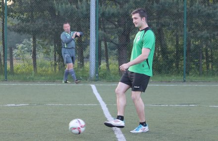 Mirosław Marek rozpoczyna mecz FC Malinka - Czarne Nadleśnictwo