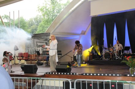 Koncert „Za czym kolejka ta stoi”