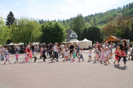 Zabawa na Wiślańskim rynku