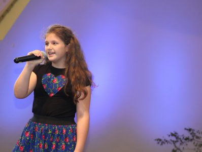 Uczestniczka Festiwalu Piosenki "Nasza Szansa"