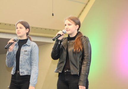 Uczestniczki Festiwalu Piosenki "Nasza Szansa"