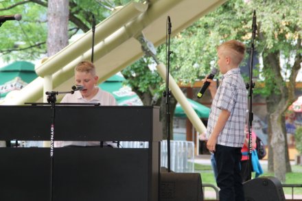 Uczestnicy Festiwalu Piosenki "Nasza Szansa"