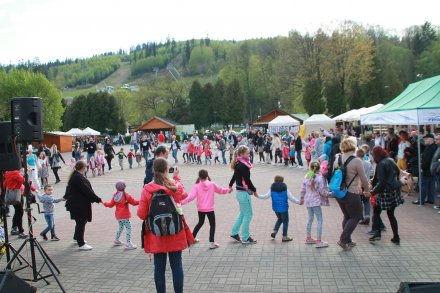 Teatrzyk dla dzieci "Bajkowy świat smerfów"
