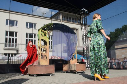 Spektakl OGRÓD PEŁEN BAJEK