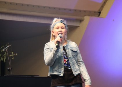 Uczestniczka Festiwalu Piosenki "Nasza Szansa"