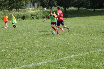 Turniej gier i zabaw podczas "Święta Sąsiada"