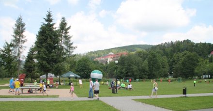 Turniej gier i zabaw podczas "Święta Sąsiada"