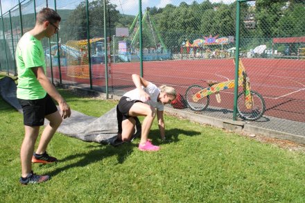 Turniej gier i zabaw podczas "Święta Sąsiada"