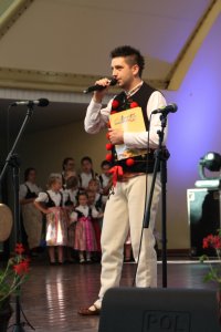 Prowadzący "Święto Sąsiada" Rafał Cieślar