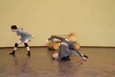 Formacje taneczne pokazujące układy taneczne