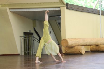 Solistka z układem tanecznym