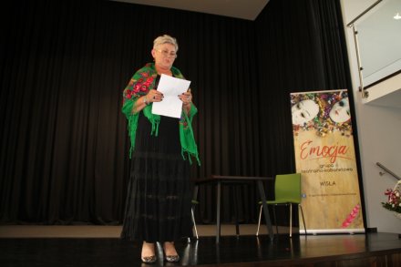 Artystka z Grupy Teatralno-Kabaretowej "Emocja"