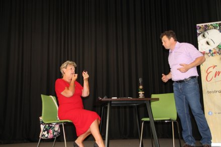 Artyści z Grupy Teatralno-Kabaretowej "Emocja"